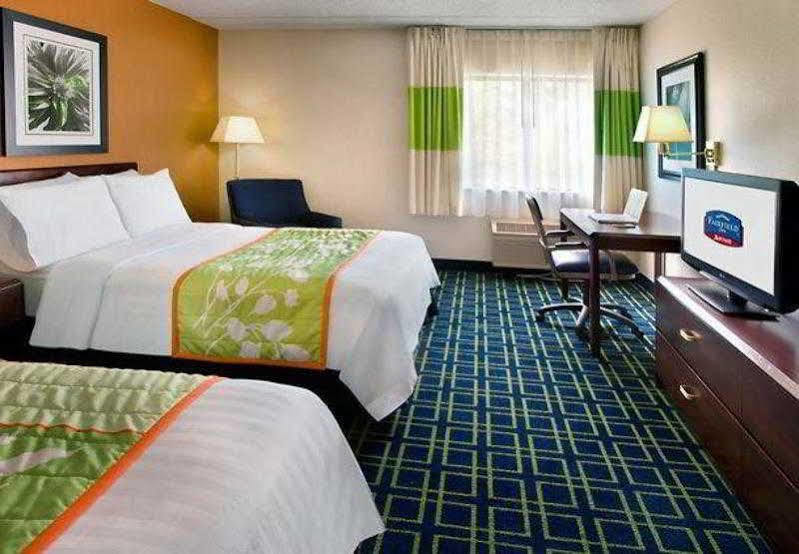 Fairfield Inn By Marriott Amesbury Exterior photo