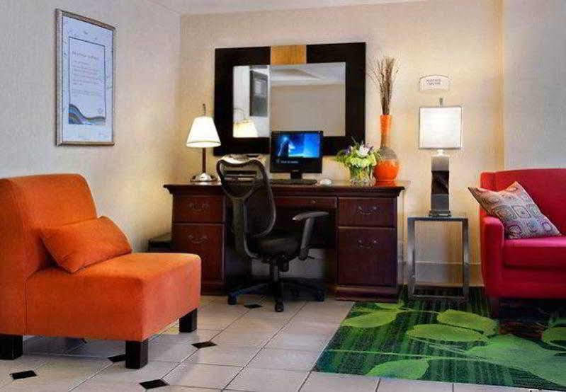 Fairfield Inn By Marriott Amesbury Exterior photo